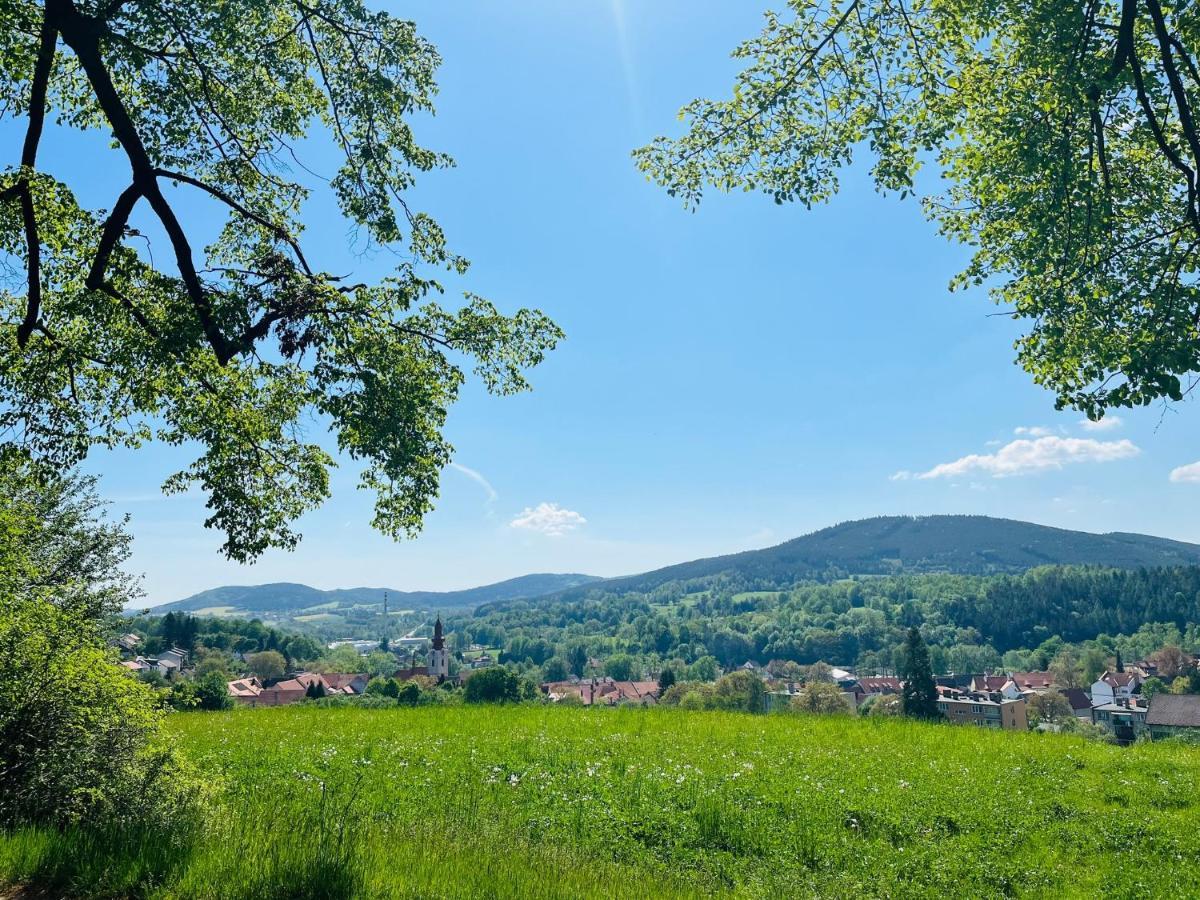 Apartman U Slunecnice Husinetz Exteriör bild