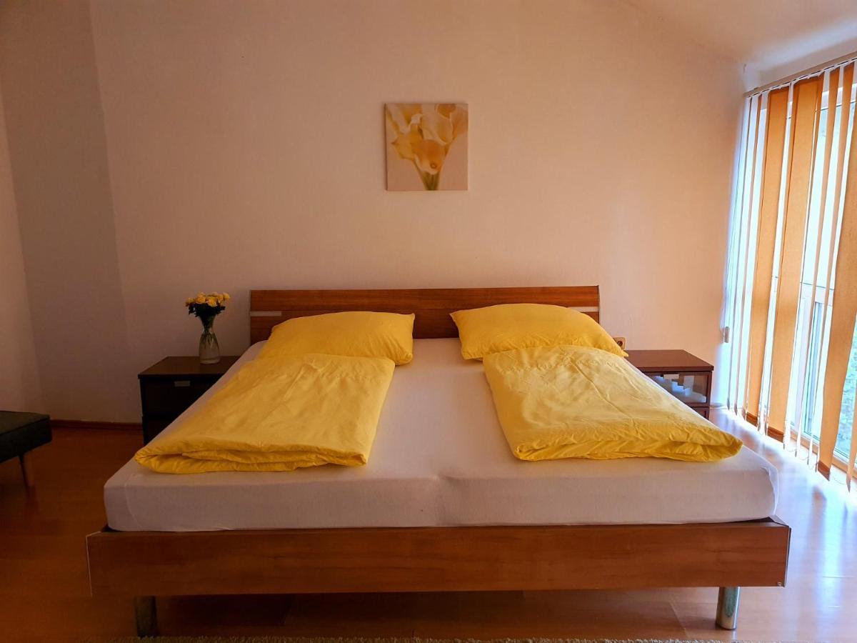 Apartman U Slunecnice Husinetz Exteriör bild