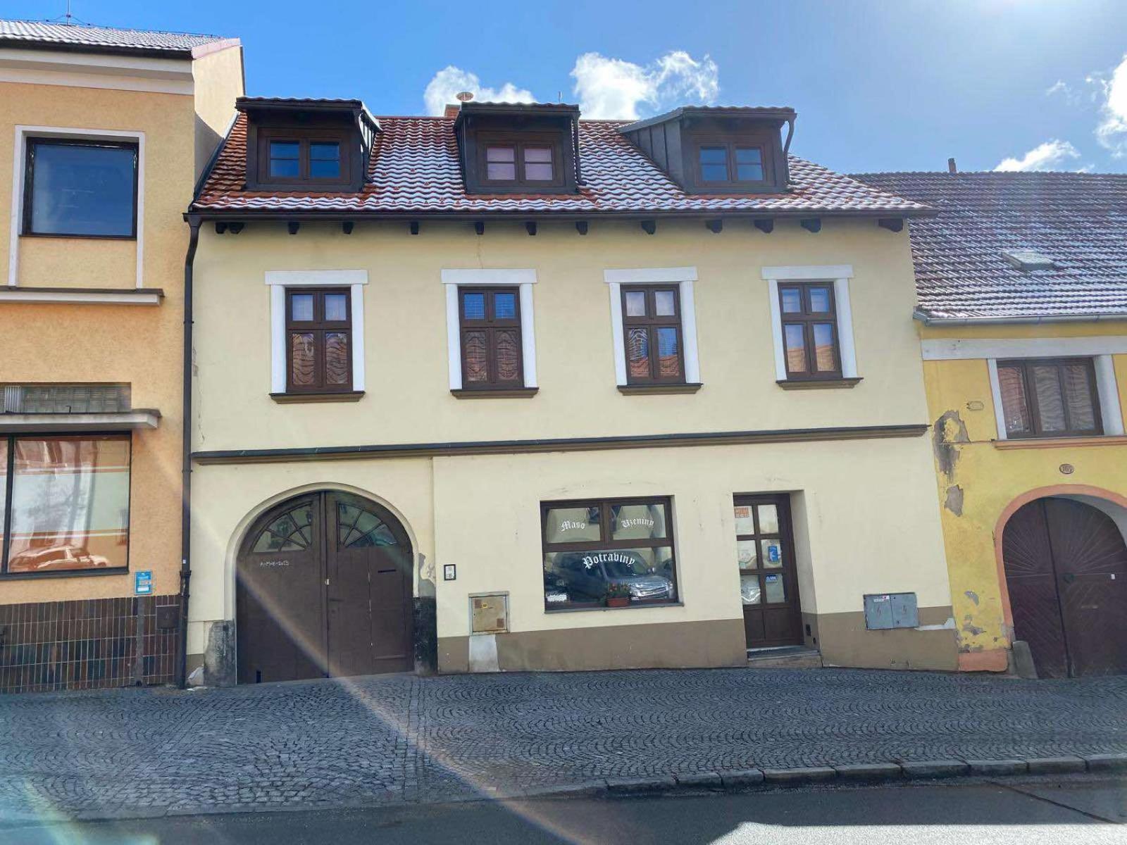Apartman U Slunecnice Husinetz Exteriör bild